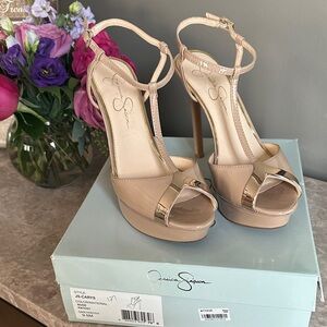 Jessica Simpson Beige and Gold Heels